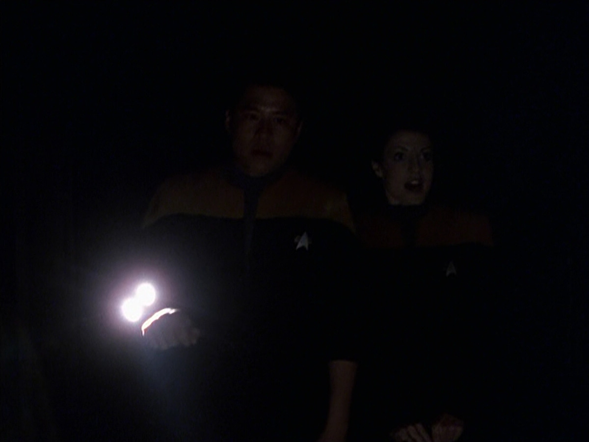 extant_StarTrek_VOY_6x25-TheHauntingOfDeckTwelve_02055.jpg