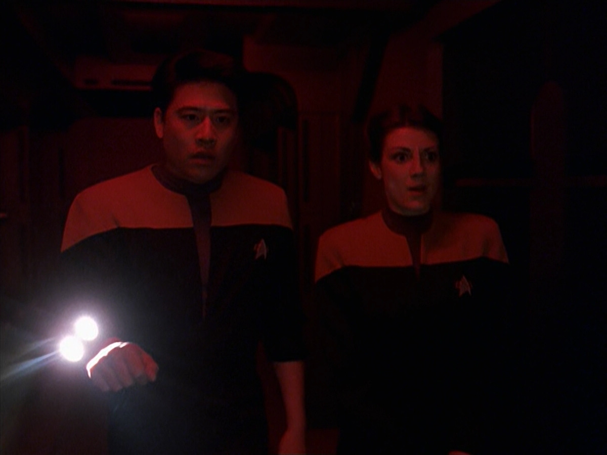 extant_StarTrek_VOY_6x25-TheHauntingOfDeckTwelve_02059.jpg