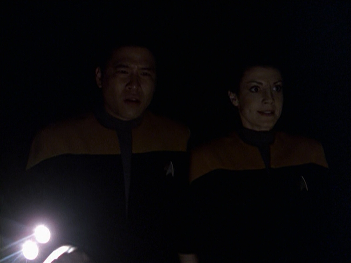 extant_StarTrek_VOY_6x25-TheHauntingOfDeckTwelve_02061.jpg