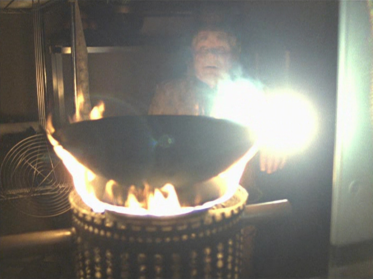 extant_StarTrek_VOY_6x25-TheHauntingOfDeckTwelve_02075.jpg