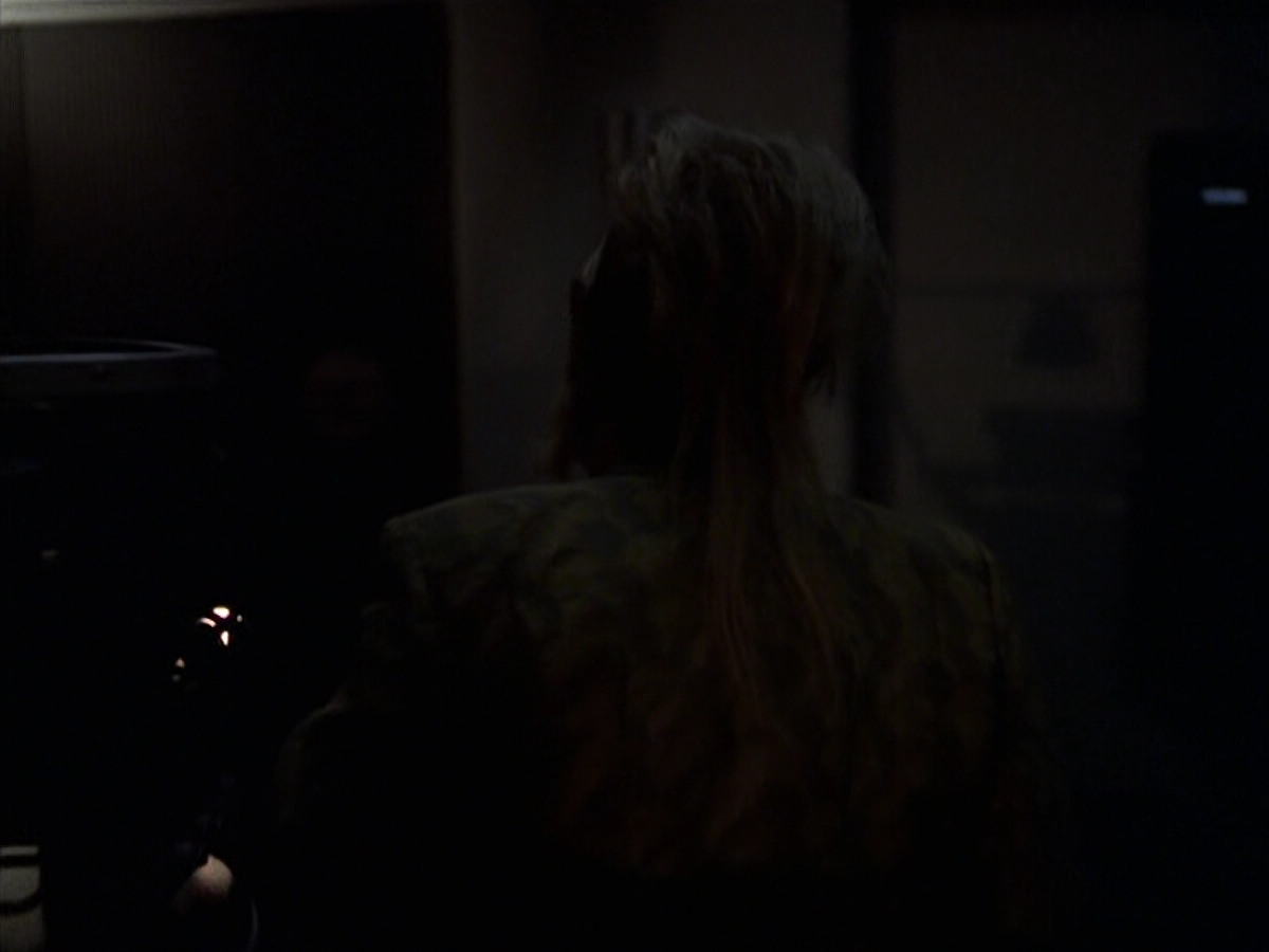 extant_StarTrek_VOY_6x25-TheHauntingOfDeckTwelve_02102.jpg