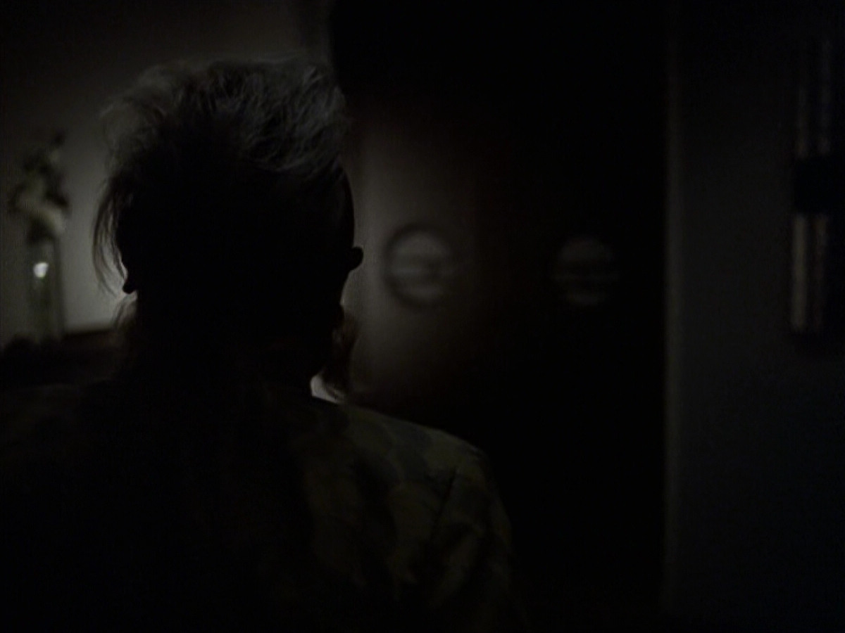 extant_StarTrek_VOY_6x25-TheHauntingOfDeckTwelve_02104.jpg