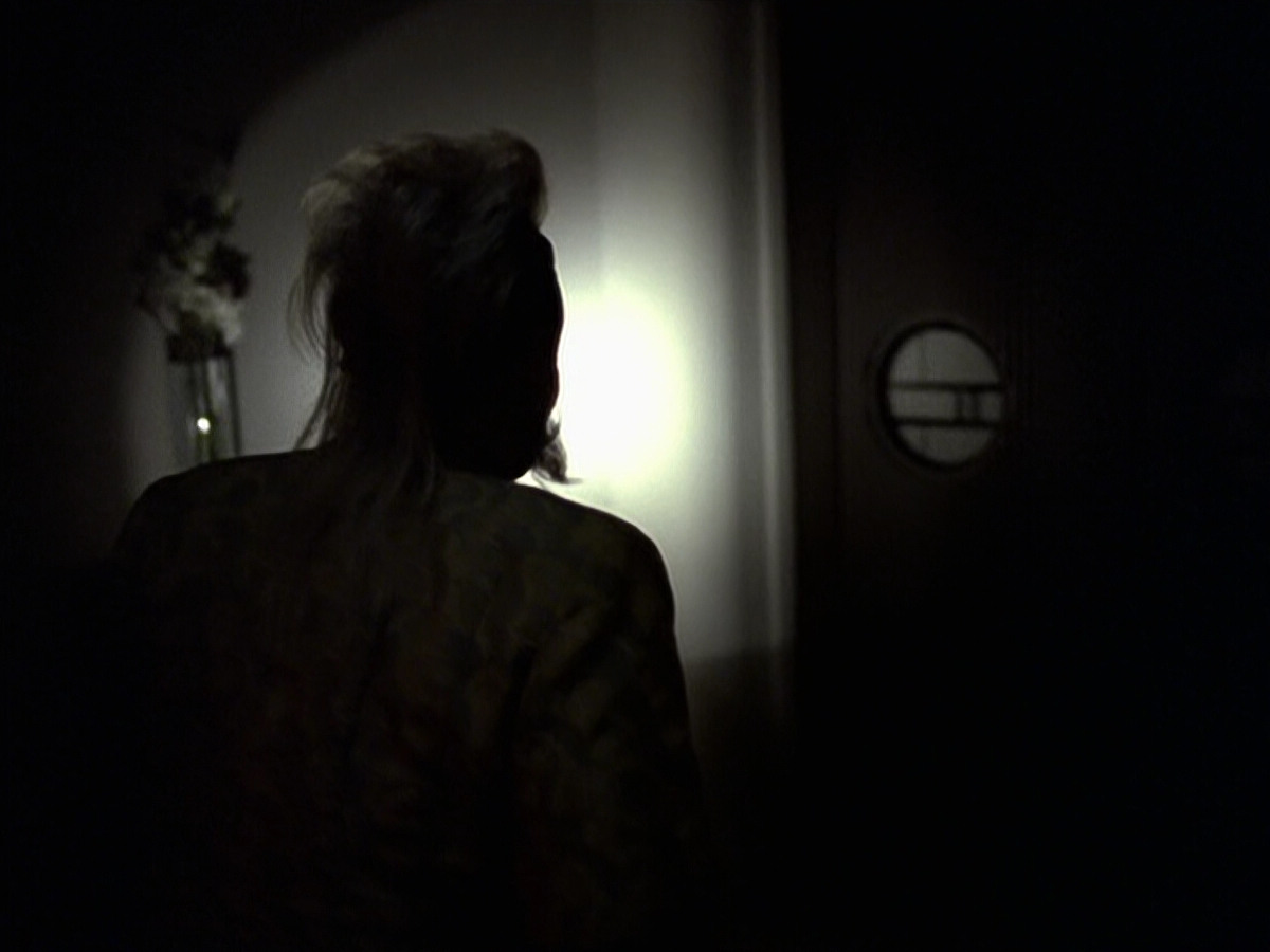 extant_StarTrek_VOY_6x25-TheHauntingOfDeckTwelve_02107.jpg