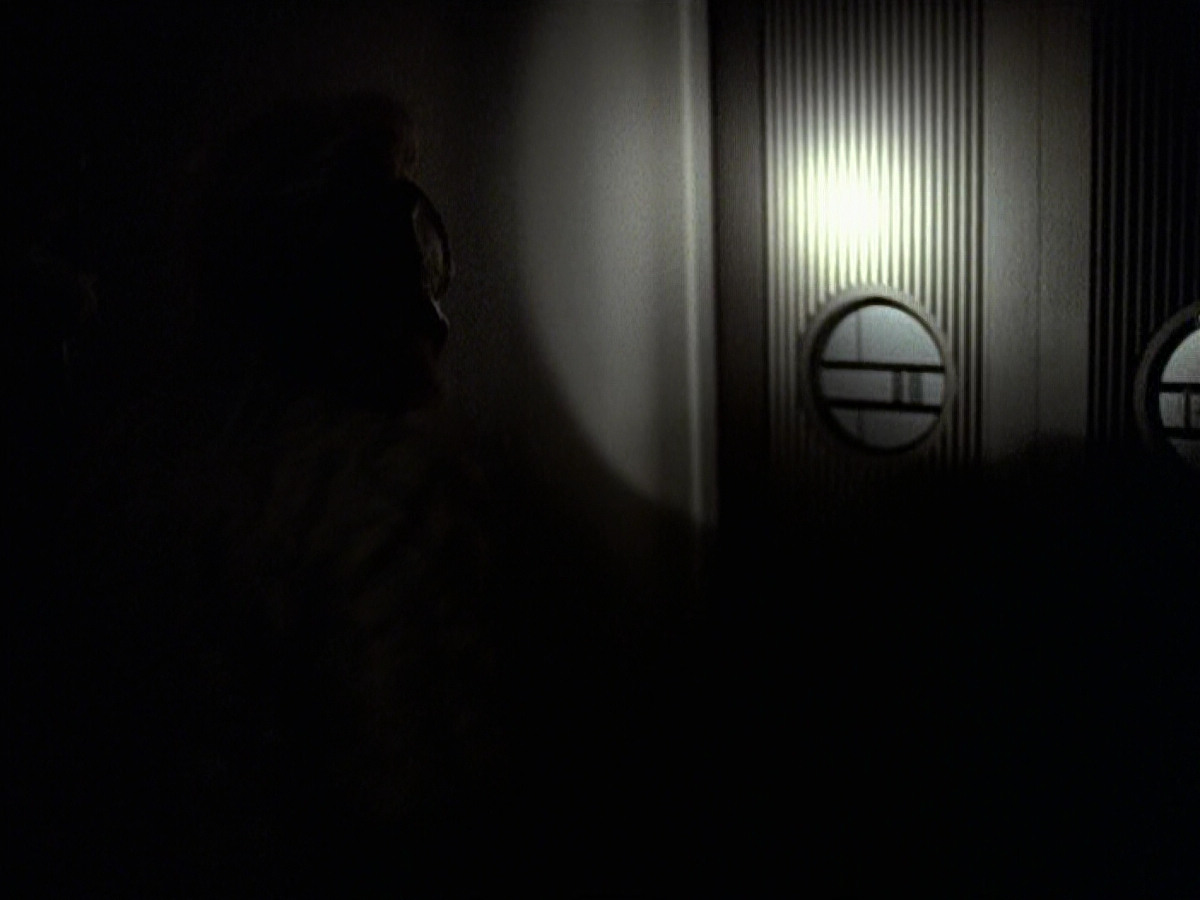 extant_StarTrek_VOY_6x25-TheHauntingOfDeckTwelve_02108.jpg