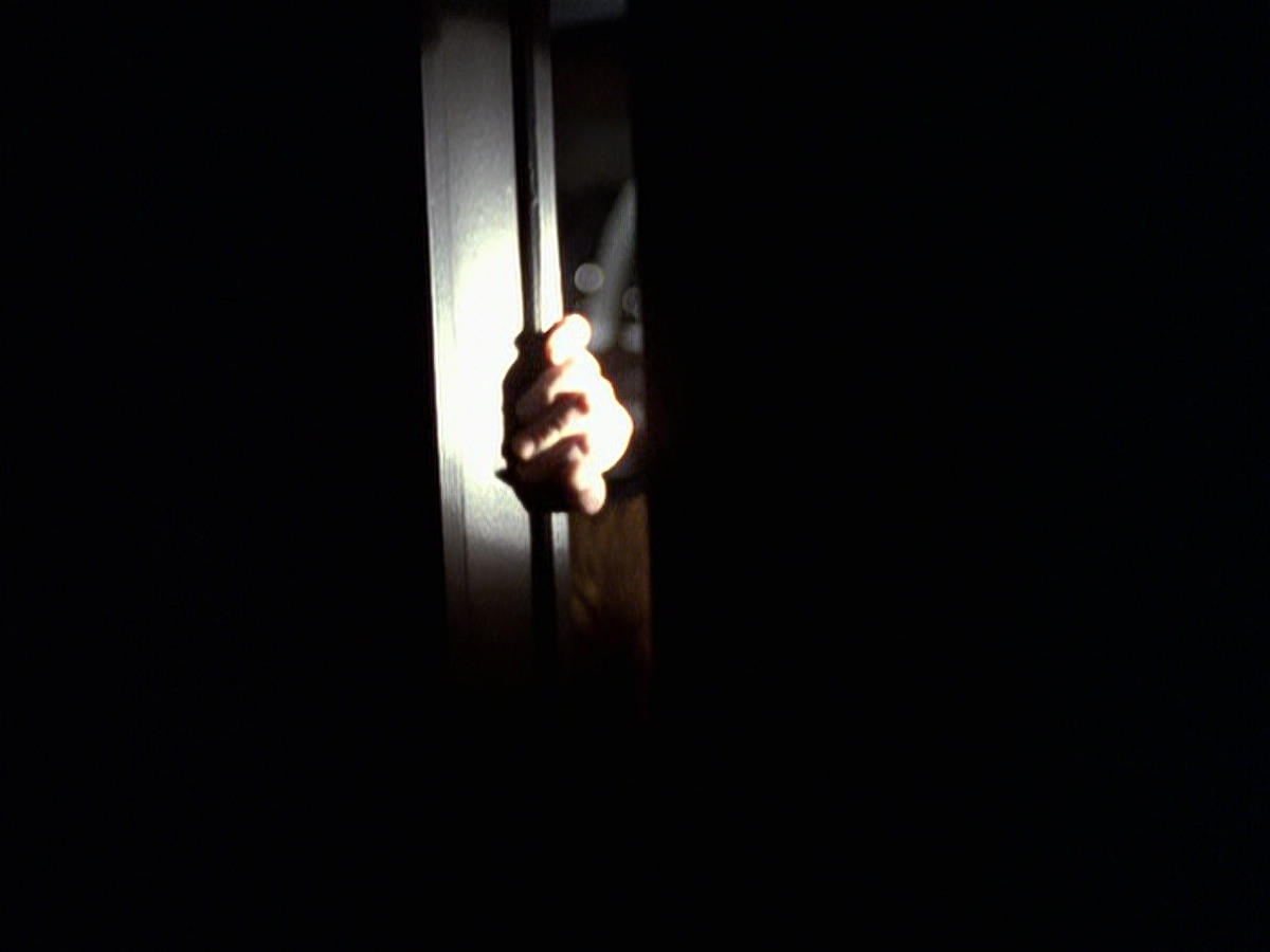 extant_StarTrek_VOY_6x25-TheHauntingOfDeckTwelve_02121.jpg