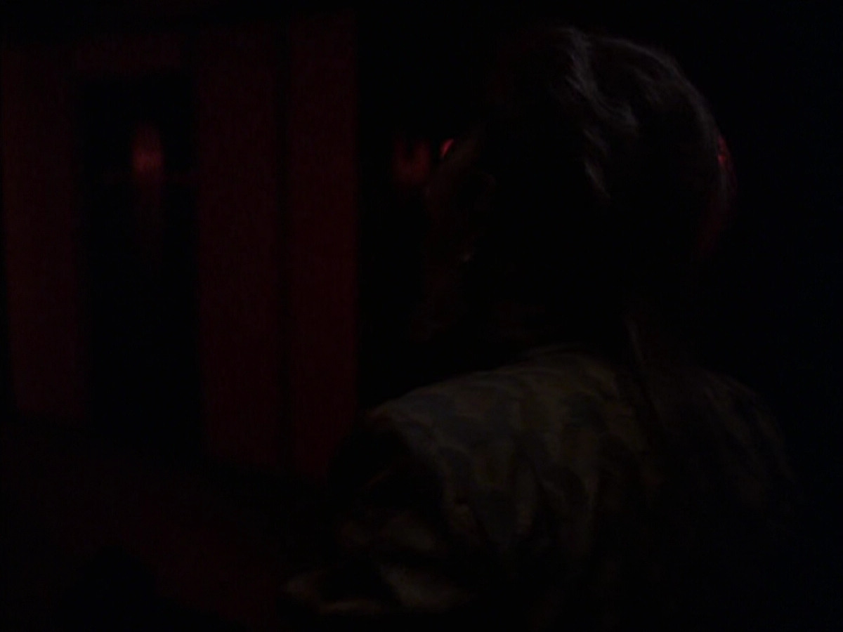 extant_StarTrek_VOY_6x25-TheHauntingOfDeckTwelve_02137.jpg