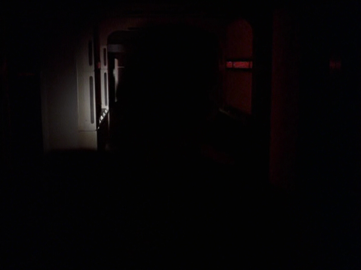 extant_StarTrek_VOY_6x25-TheHauntingOfDeckTwelve_02141.jpg