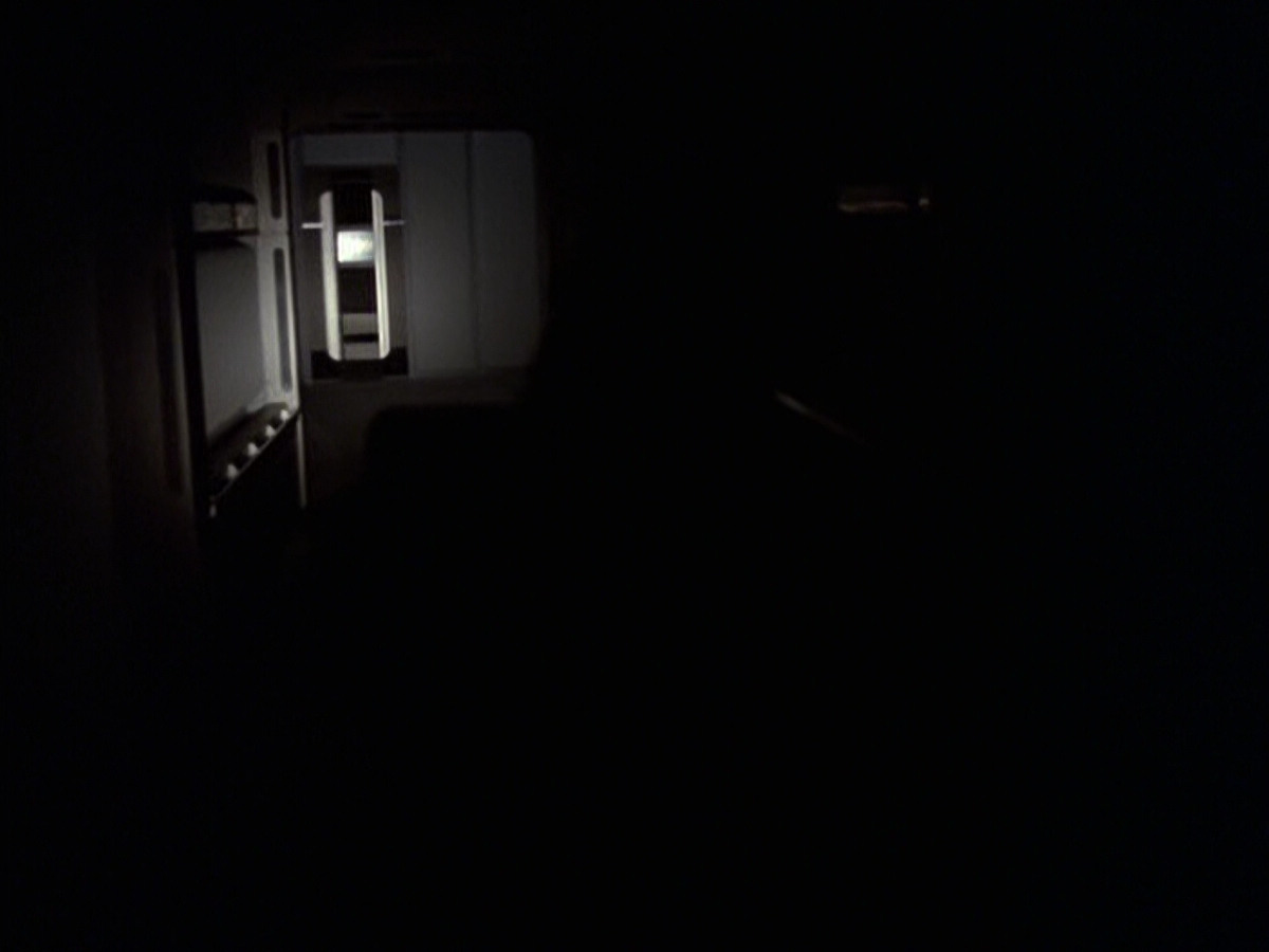 extant_StarTrek_VOY_6x25-TheHauntingOfDeckTwelve_02145.jpg