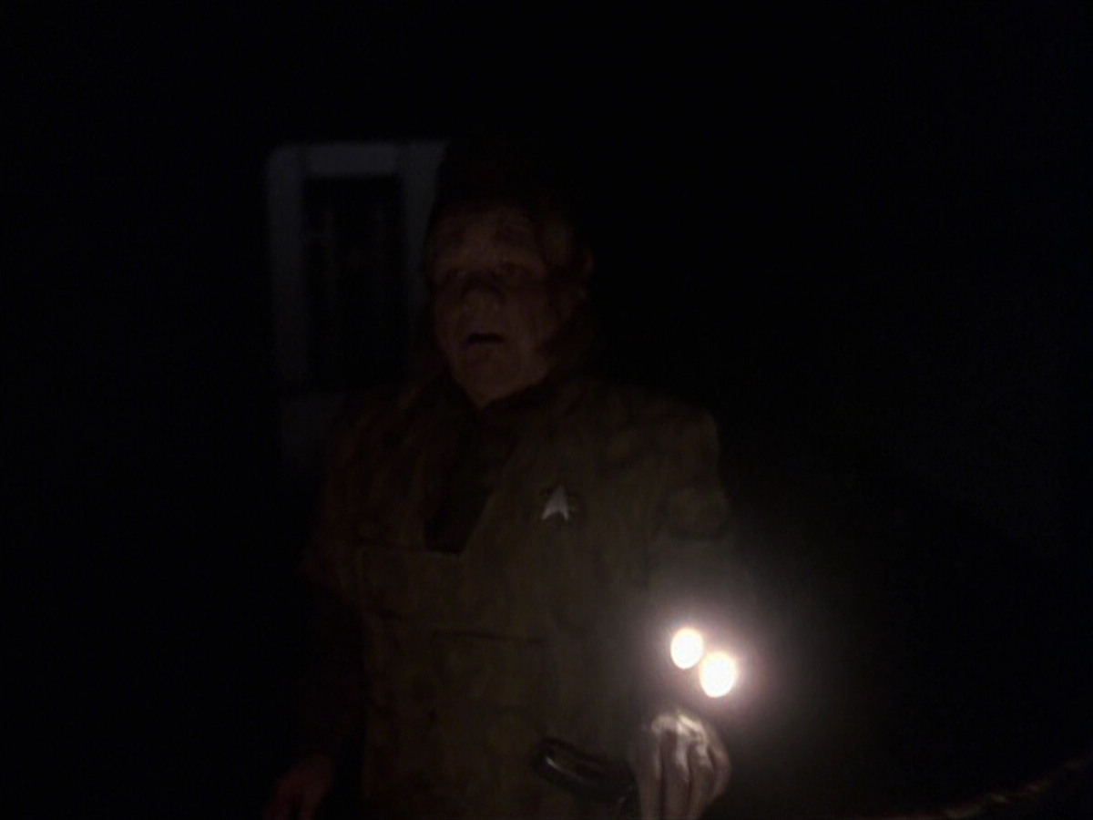 extant_StarTrek_VOY_6x25-TheHauntingOfDeckTwelve_02149.jpg