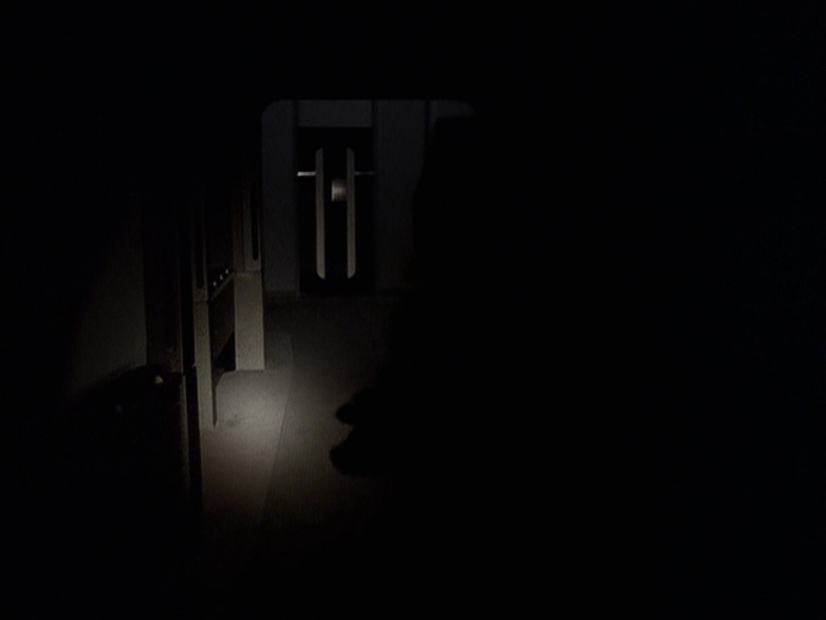 extant_StarTrek_VOY_6x25-TheHauntingOfDeckTwelve_02151.jpg