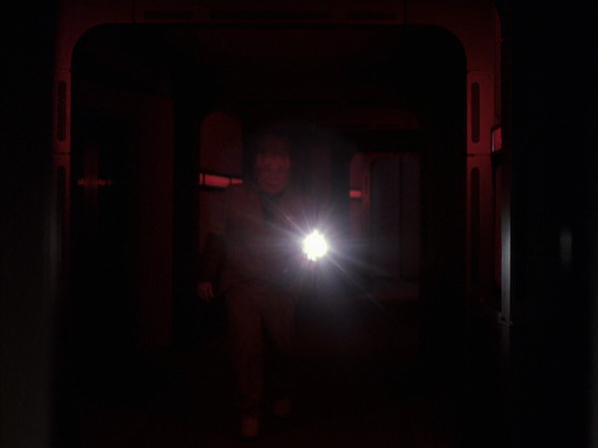 extant_StarTrek_VOY_6x25-TheHauntingOfDeckTwelve_02157.jpg