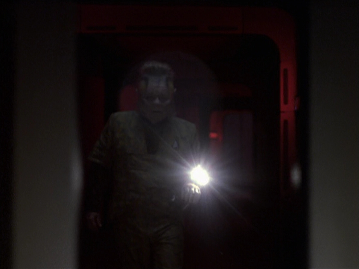 extant_StarTrek_VOY_6x25-TheHauntingOfDeckTwelve_02163.jpg