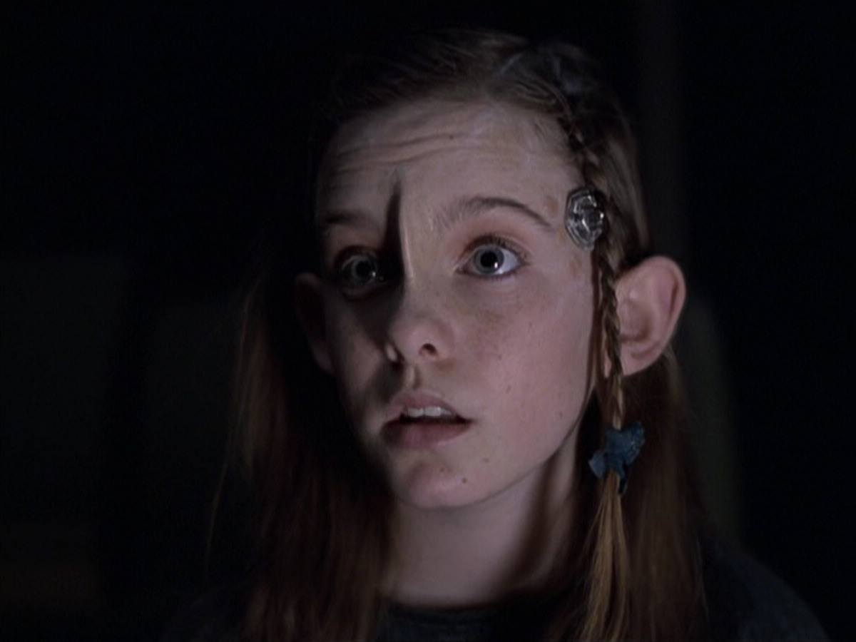 extant_StarTrek_VOY_6x25-TheHauntingOfDeckTwelve_02217.jpg