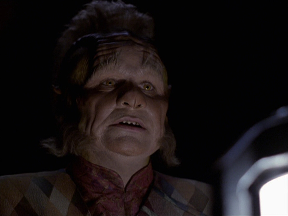 extant_StarTrek_VOY_6x25-TheHauntingOfDeckTwelve_02312.jpg