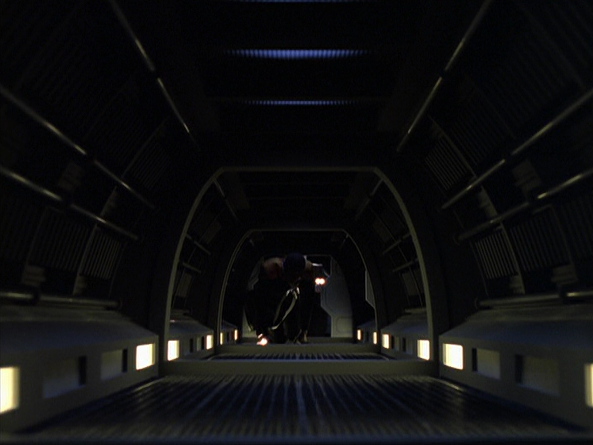 extant_StarTrek_VOY_6x25-TheHauntingOfDeckTwelve_02341.jpg