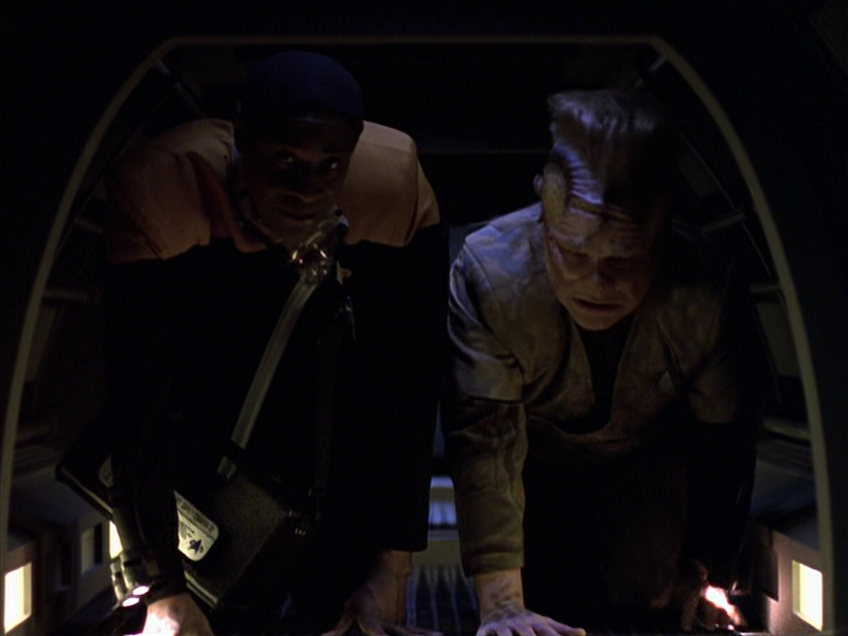extant_StarTrek_VOY_6x25-TheHauntingOfDeckTwelve_02368.jpg