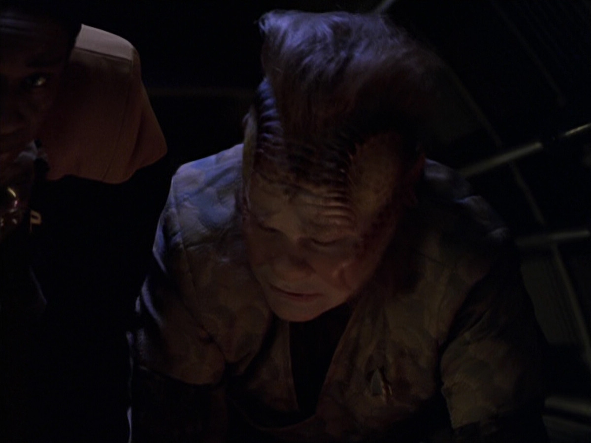 extant_StarTrek_VOY_6x25-TheHauntingOfDeckTwelve_02381.jpg