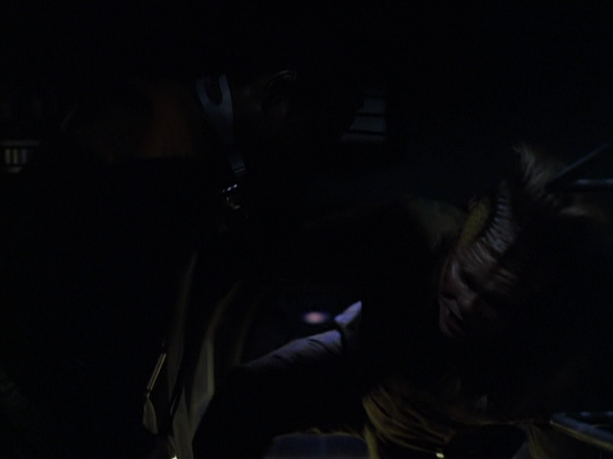 extant_StarTrek_VOY_6x25-TheHauntingOfDeckTwelve_02414.jpg