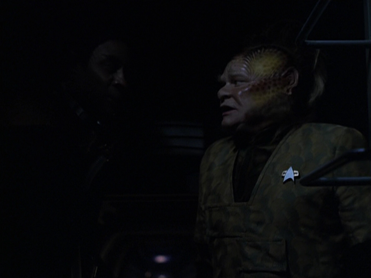 extant_StarTrek_VOY_6x25-TheHauntingOfDeckTwelve_02418.jpg