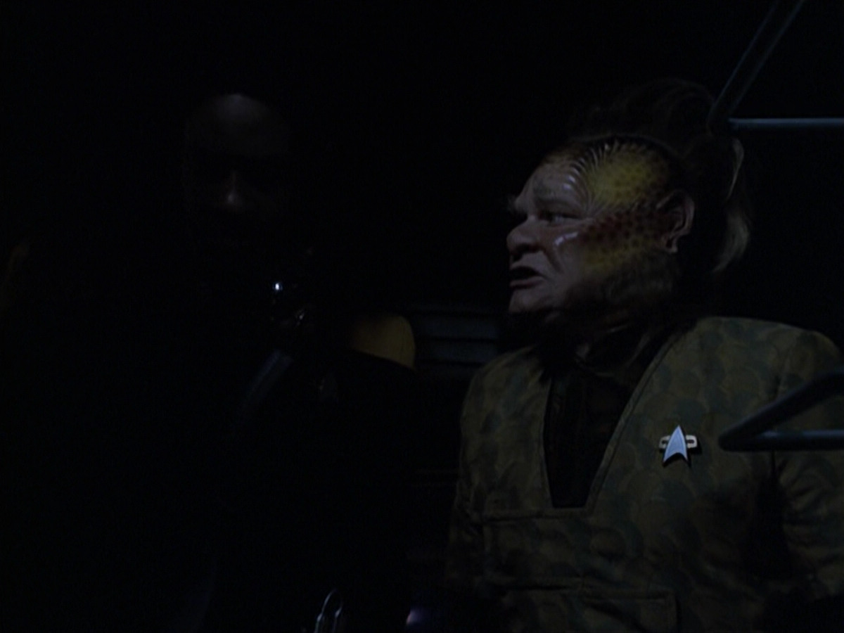 extant_StarTrek_VOY_6x25-TheHauntingOfDeckTwelve_02421.jpg