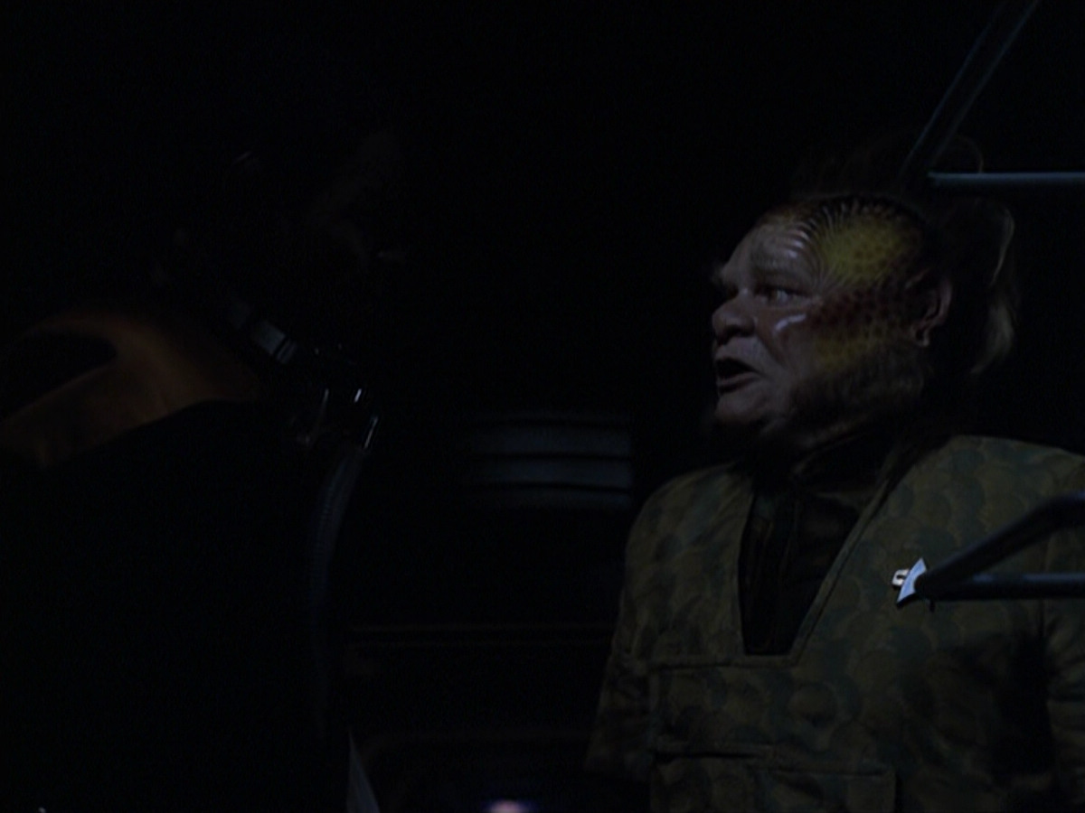 extant_StarTrek_VOY_6x25-TheHauntingOfDeckTwelve_02425.jpg
