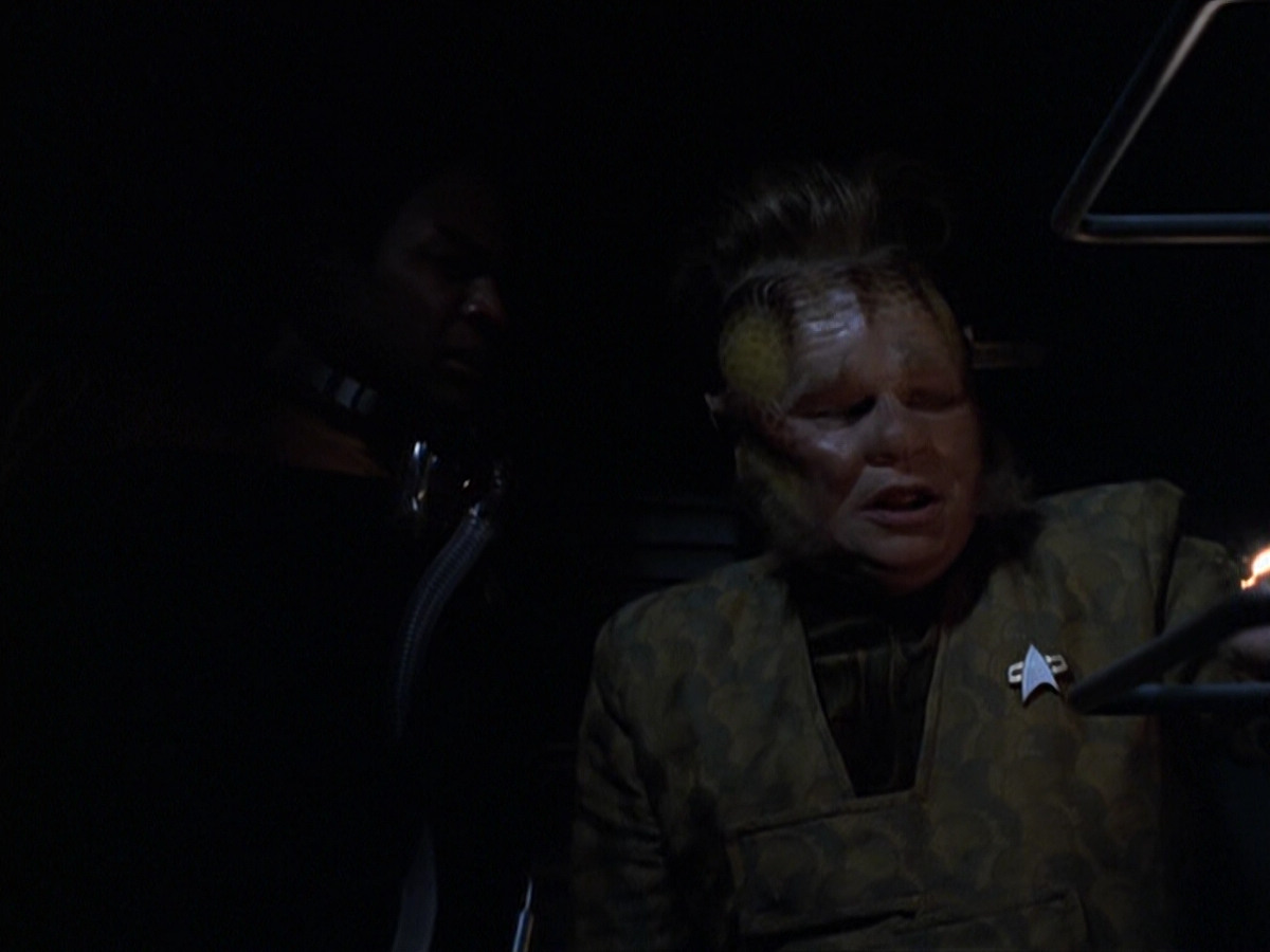 extant_StarTrek_VOY_6x25-TheHauntingOfDeckTwelve_02427.jpg