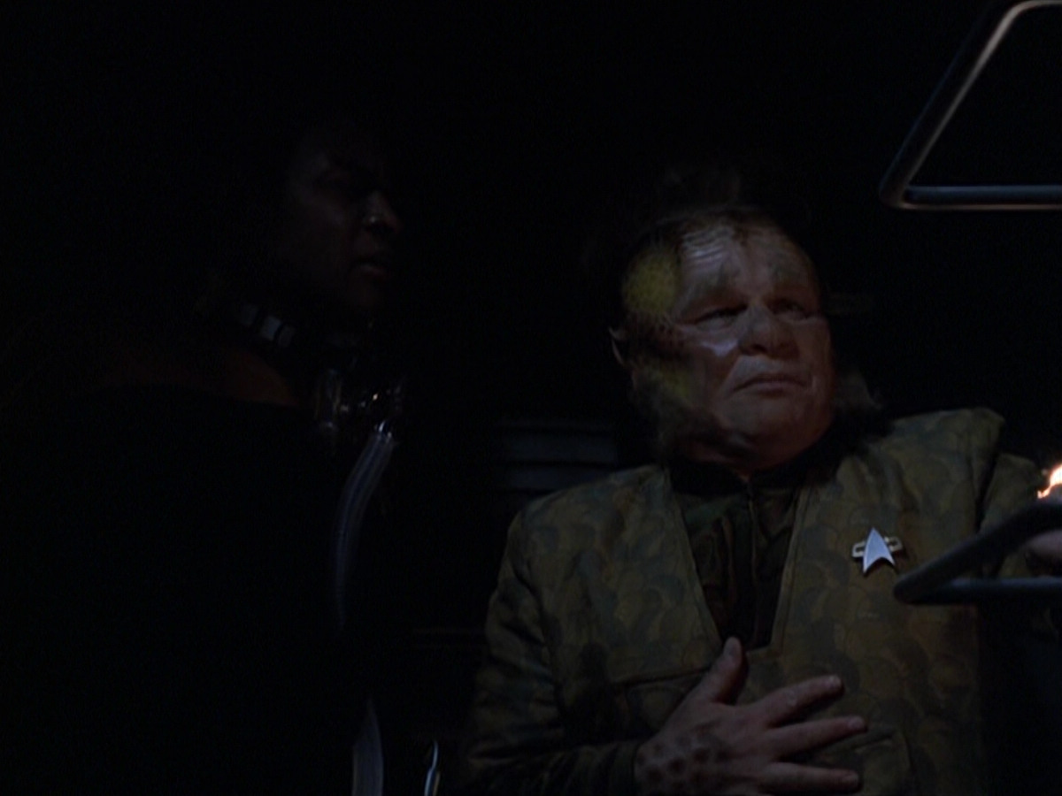 extant_StarTrek_VOY_6x25-TheHauntingOfDeckTwelve_02428.jpg