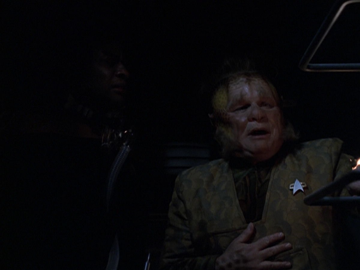 extant_StarTrek_VOY_6x25-TheHauntingOfDeckTwelve_02429.jpg