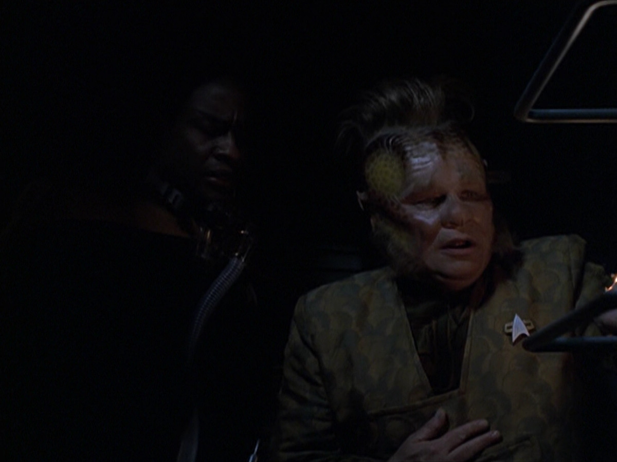 extant_StarTrek_VOY_6x25-TheHauntingOfDeckTwelve_02430.jpg