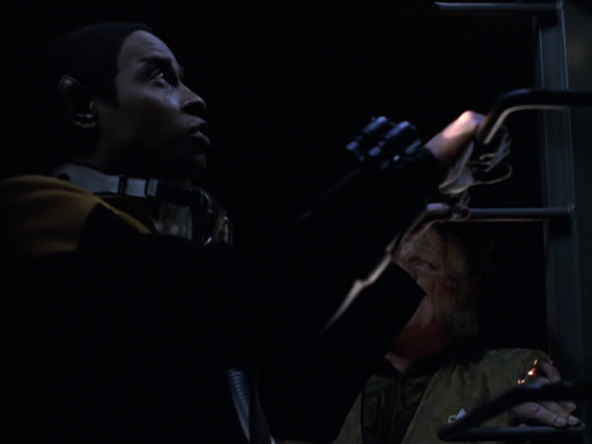 extant_StarTrek_VOY_6x25-TheHauntingOfDeckTwelve_02434.jpg