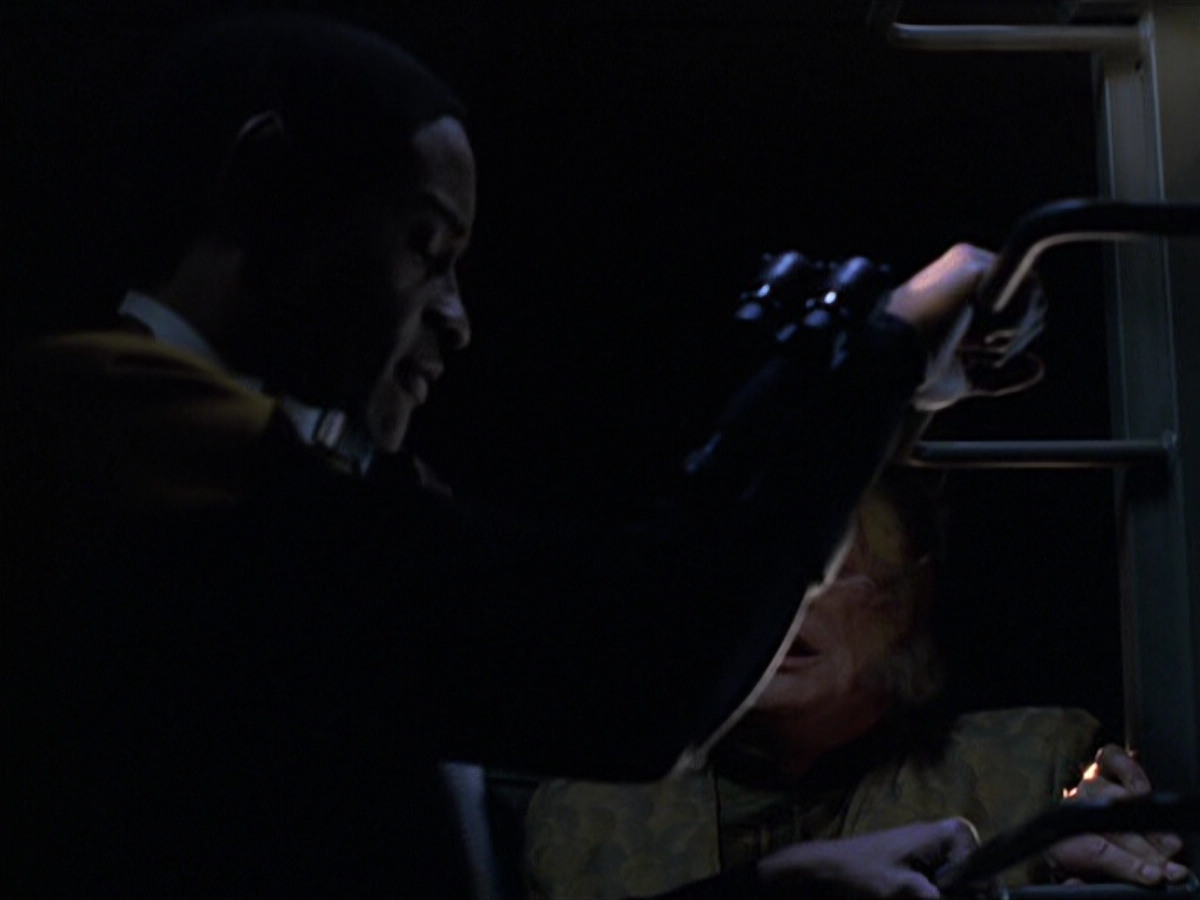 extant_StarTrek_VOY_6x25-TheHauntingOfDeckTwelve_02435.jpg