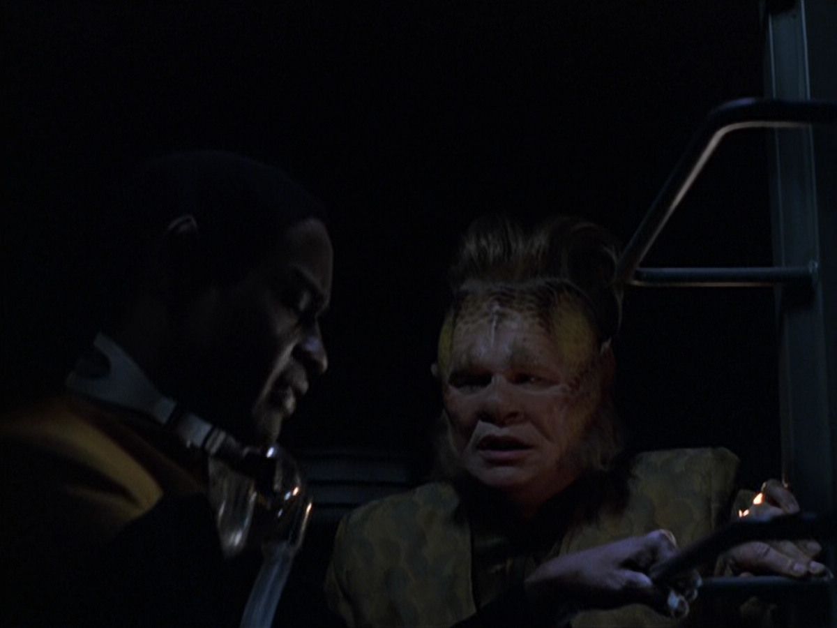 extant_StarTrek_VOY_6x25-TheHauntingOfDeckTwelve_02436.jpg