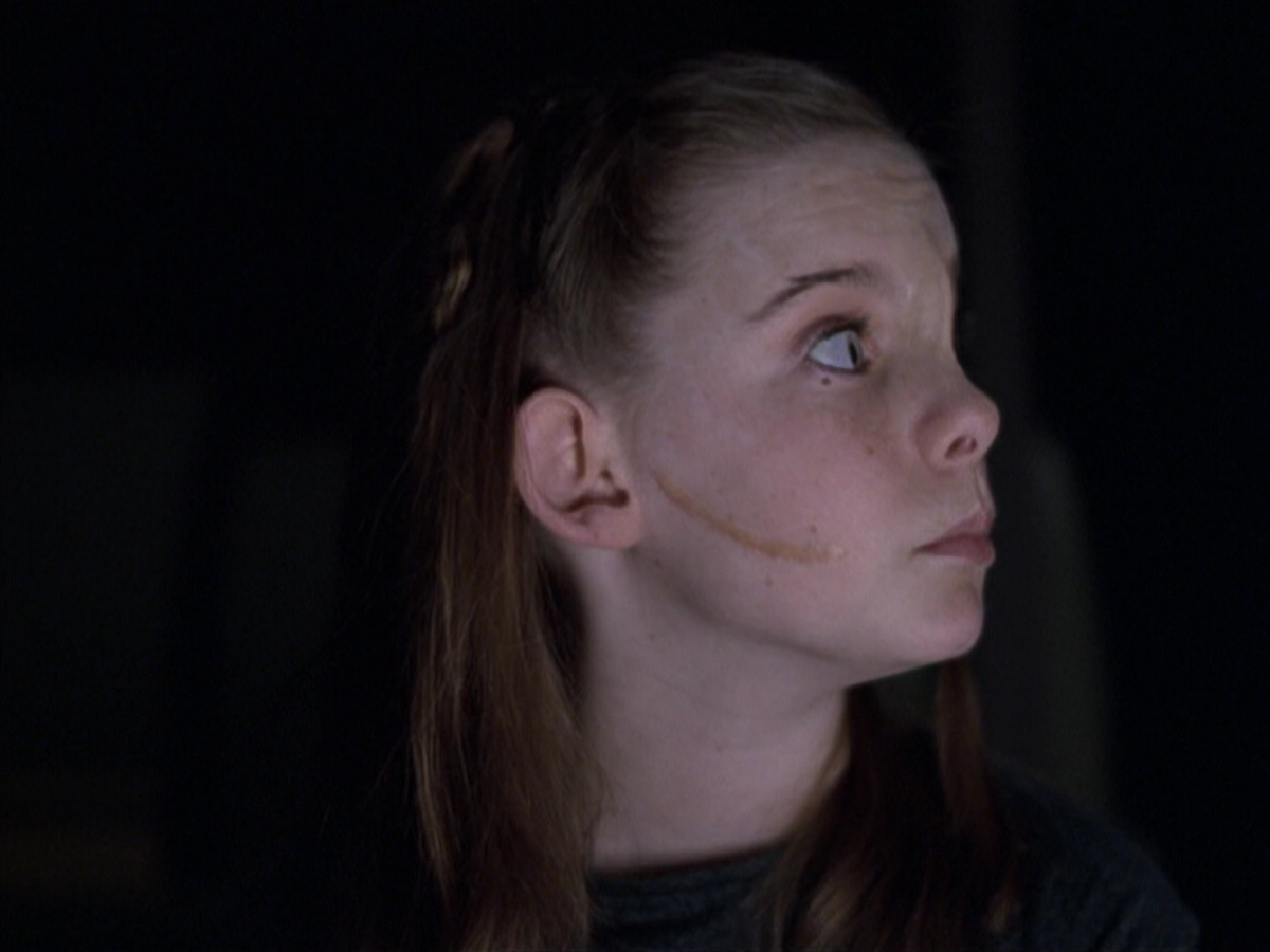 extant_StarTrek_VOY_6x25-TheHauntingOfDeckTwelve_02468.jpg