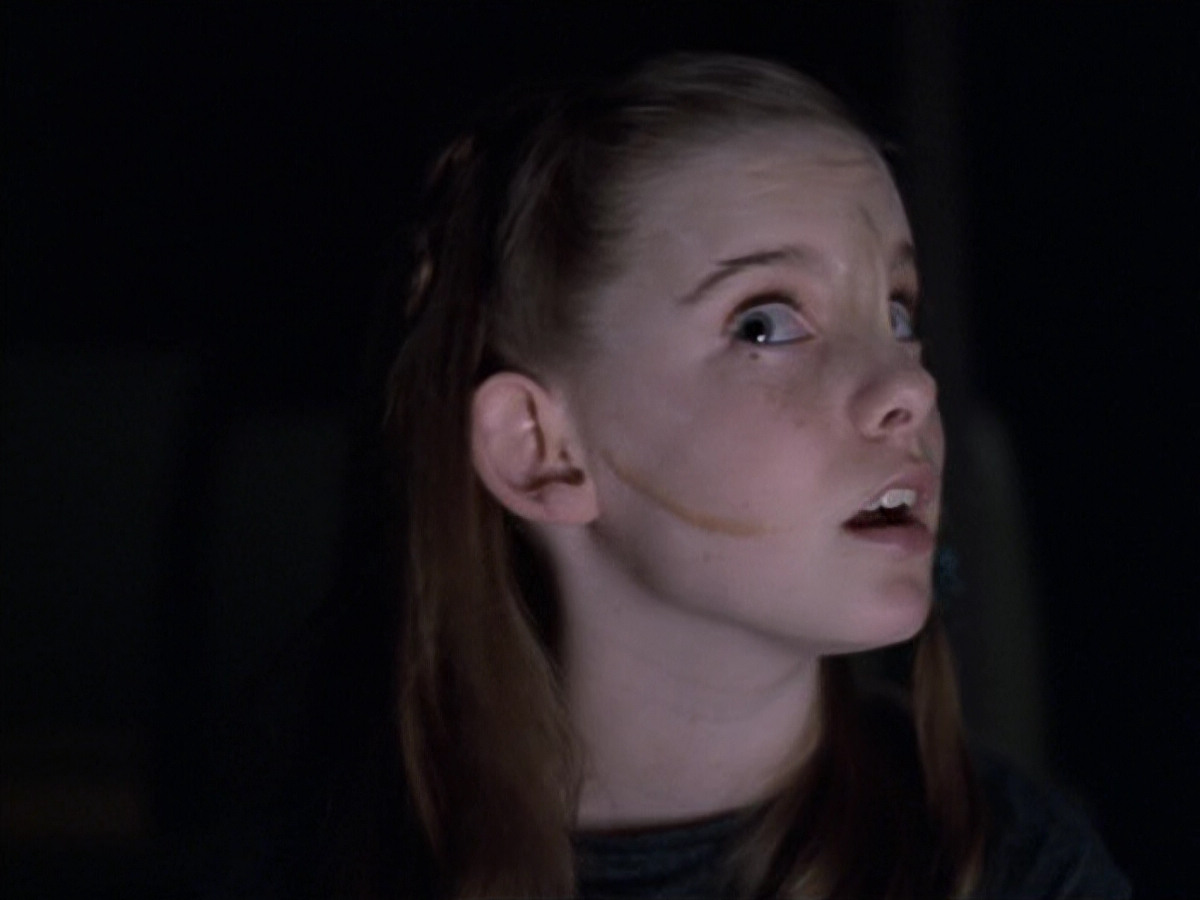 extant_StarTrek_VOY_6x25-TheHauntingOfDeckTwelve_02470.jpg