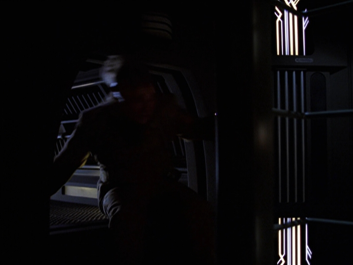 extant_StarTrek_VOY_6x25-TheHauntingOfDeckTwelve_02481.jpg