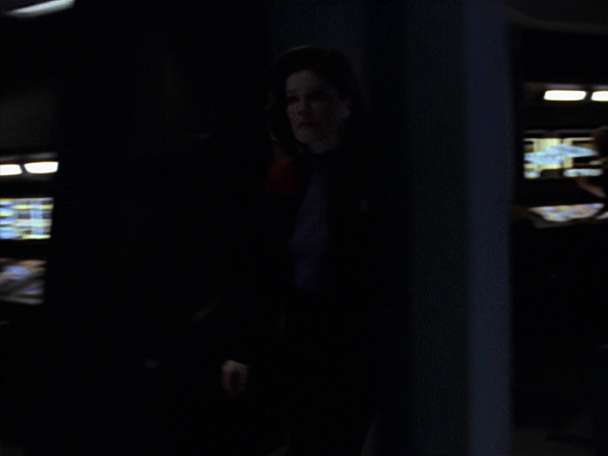 extant_StarTrek_VOY_6x25-TheHauntingOfDeckTwelve_02562.jpg