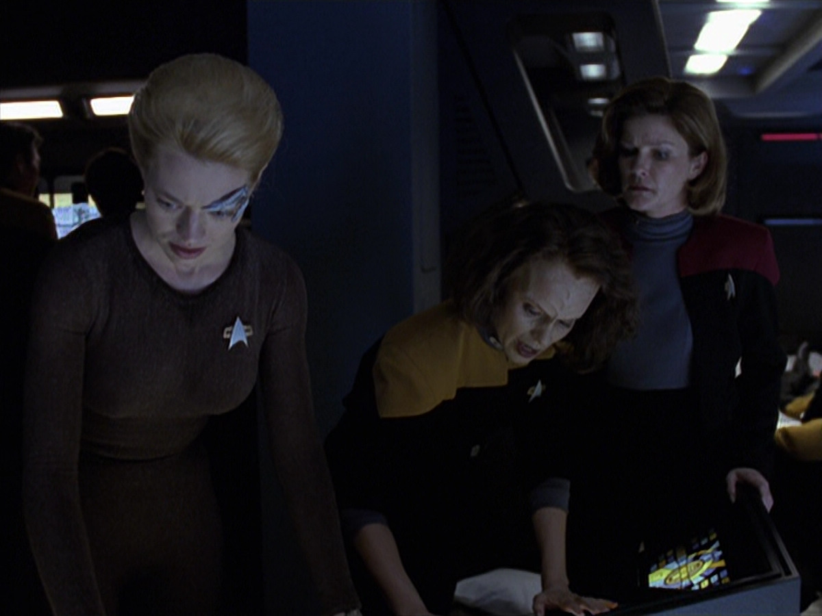 extant_StarTrek_VOY_6x25-TheHauntingOfDeckTwelve_02573.jpg