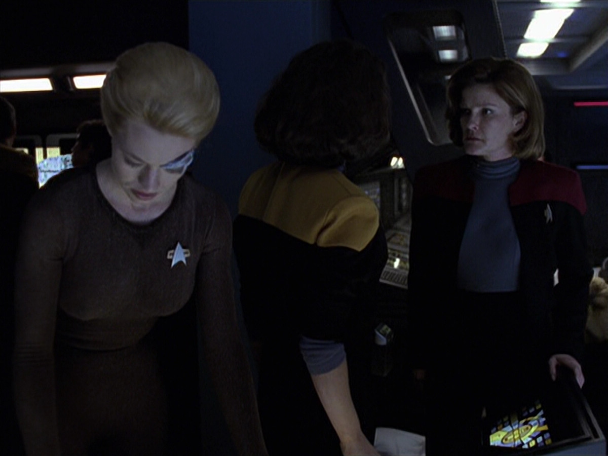 extant_StarTrek_VOY_6x25-TheHauntingOfDeckTwelve_02576.jpg