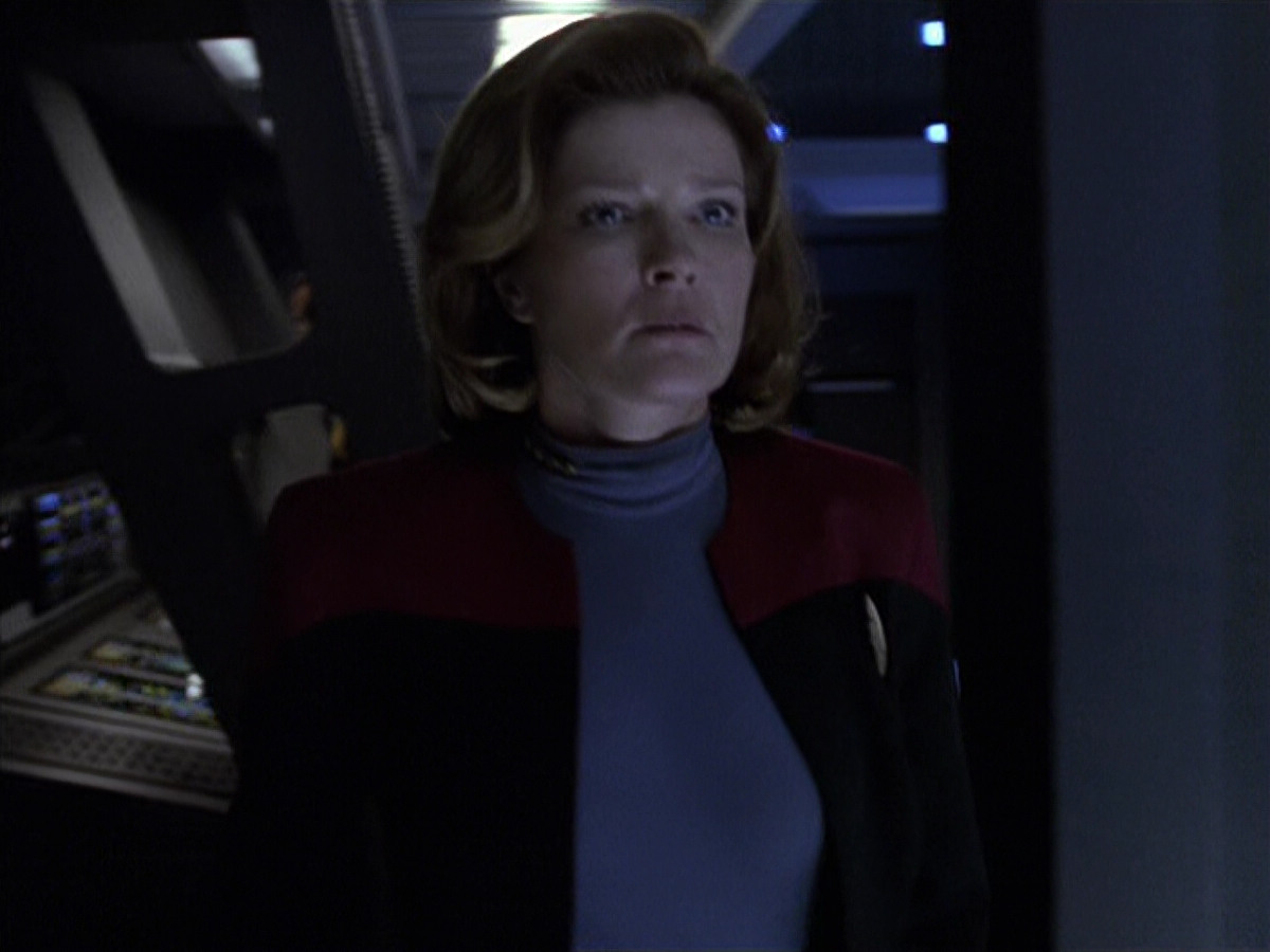 extant_StarTrek_VOY_6x25-TheHauntingOfDeckTwelve_02593.jpg