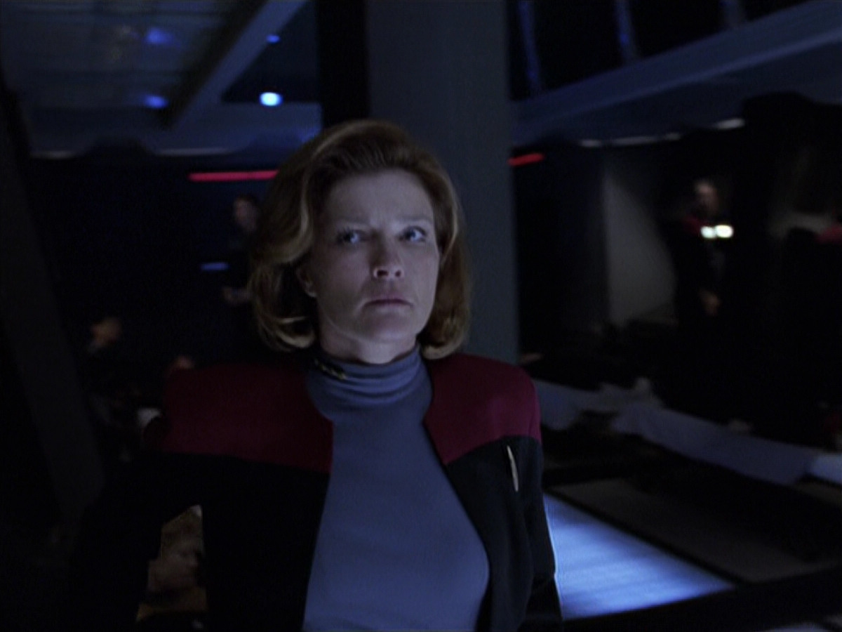 extant_StarTrek_VOY_6x25-TheHauntingOfDeckTwelve_02594.jpg