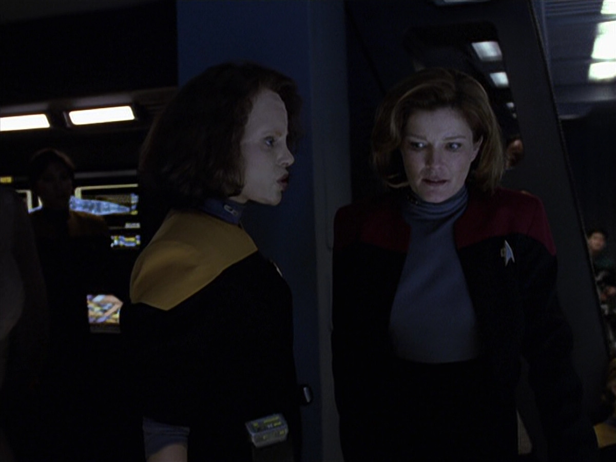 extant_StarTrek_VOY_6x25-TheHauntingOfDeckTwelve_02628.jpg
