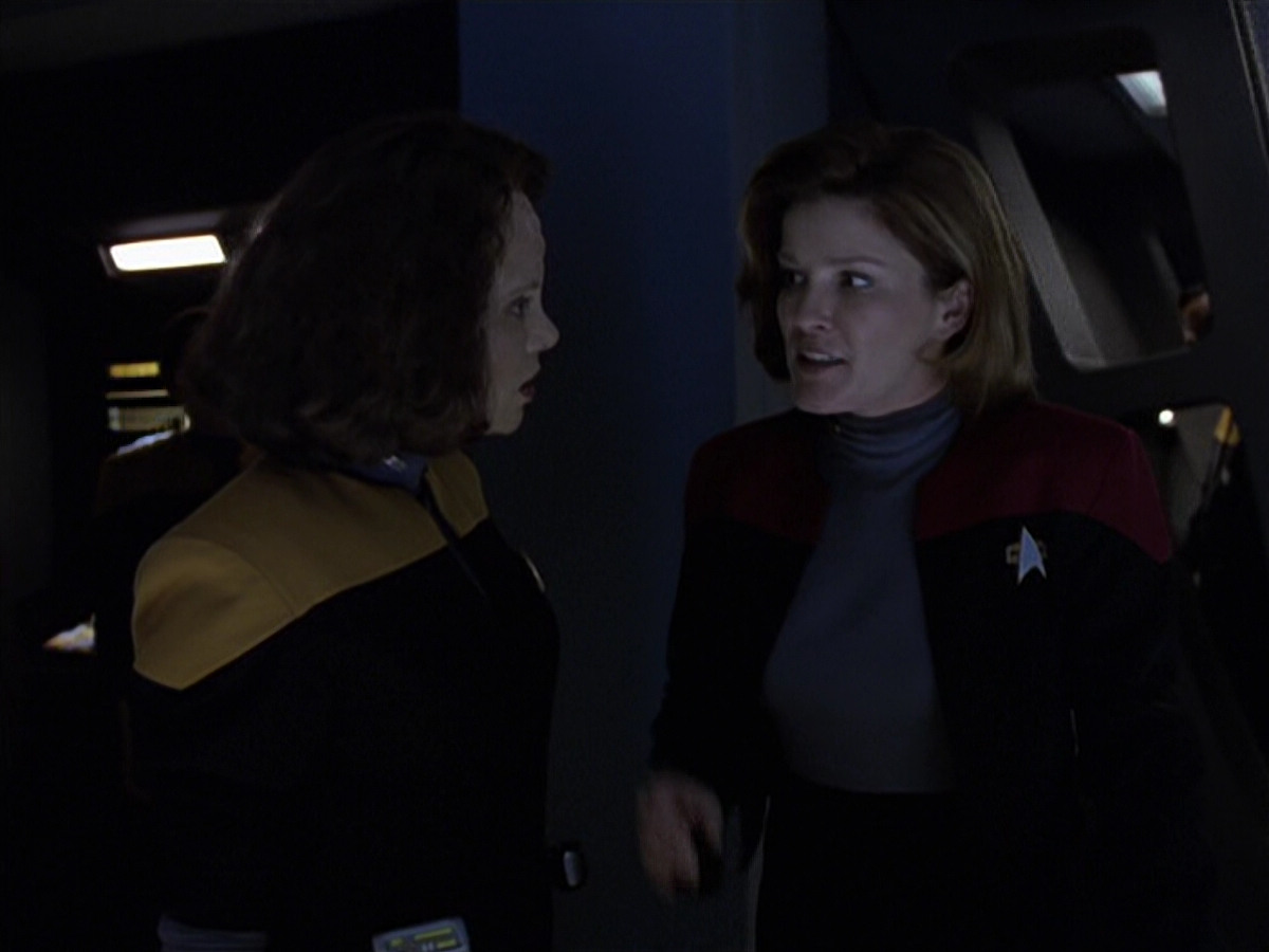 extant_StarTrek_VOY_6x25-TheHauntingOfDeckTwelve_02630.jpg