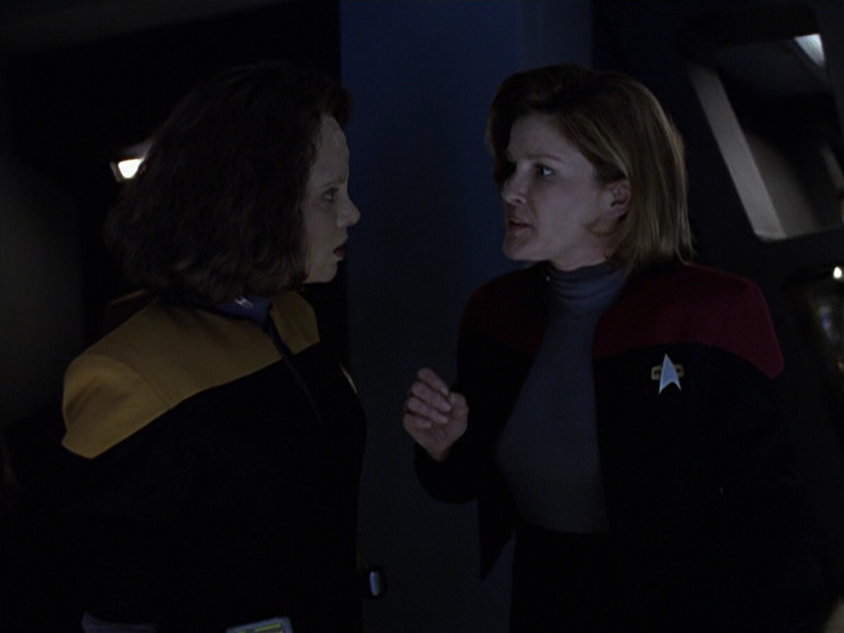 extant_StarTrek_VOY_6x25-TheHauntingOfDeckTwelve_02631.jpg