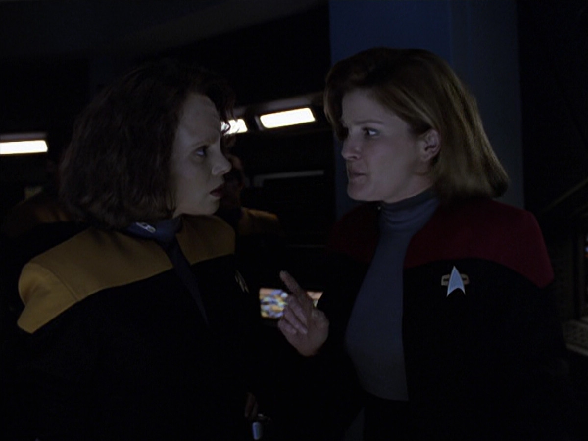extant_StarTrek_VOY_6x25-TheHauntingOfDeckTwelve_02635.jpg