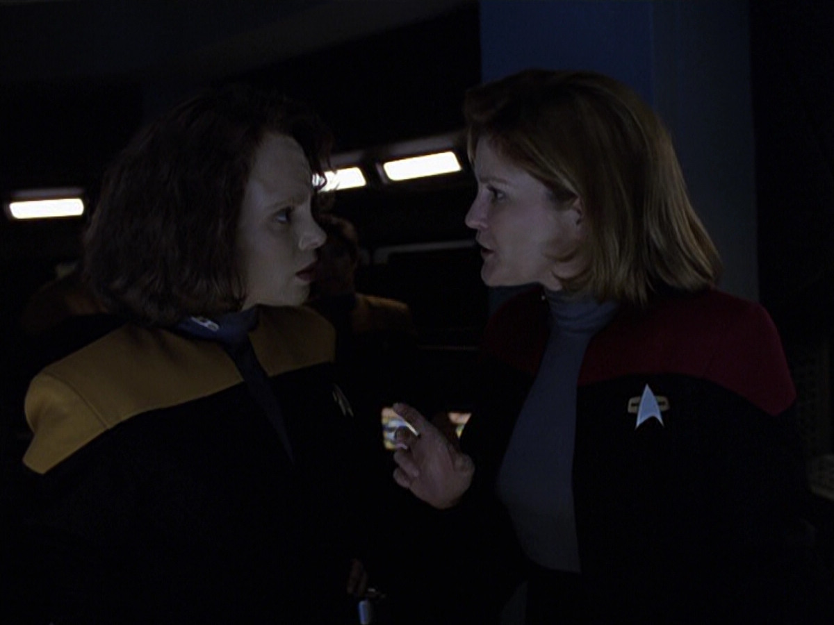 extant_StarTrek_VOY_6x25-TheHauntingOfDeckTwelve_02636.jpg