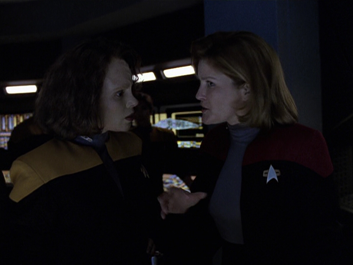 extant_StarTrek_VOY_6x25-TheHauntingOfDeckTwelve_02637.jpg