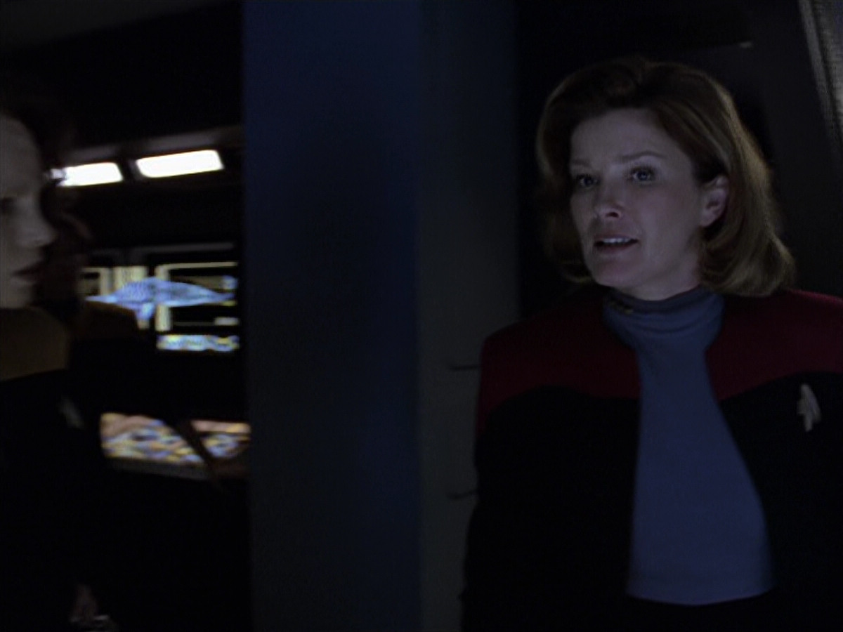 extant_StarTrek_VOY_6x25-TheHauntingOfDeckTwelve_02640.jpg