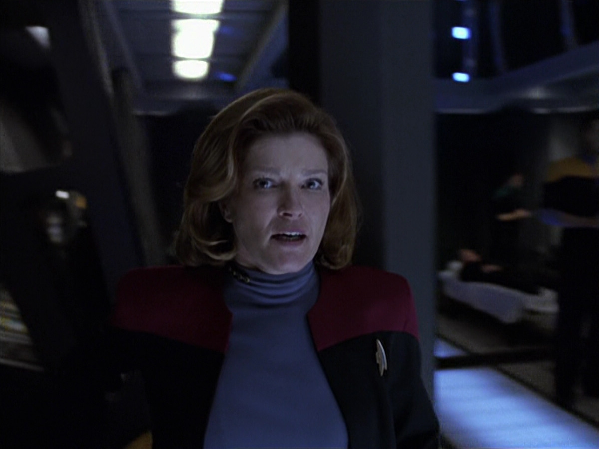 extant_StarTrek_VOY_6x25-TheHauntingOfDeckTwelve_02642.jpg