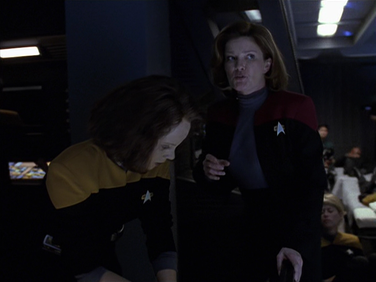 extant_StarTrek_VOY_6x25-TheHauntingOfDeckTwelve_02662.jpg
