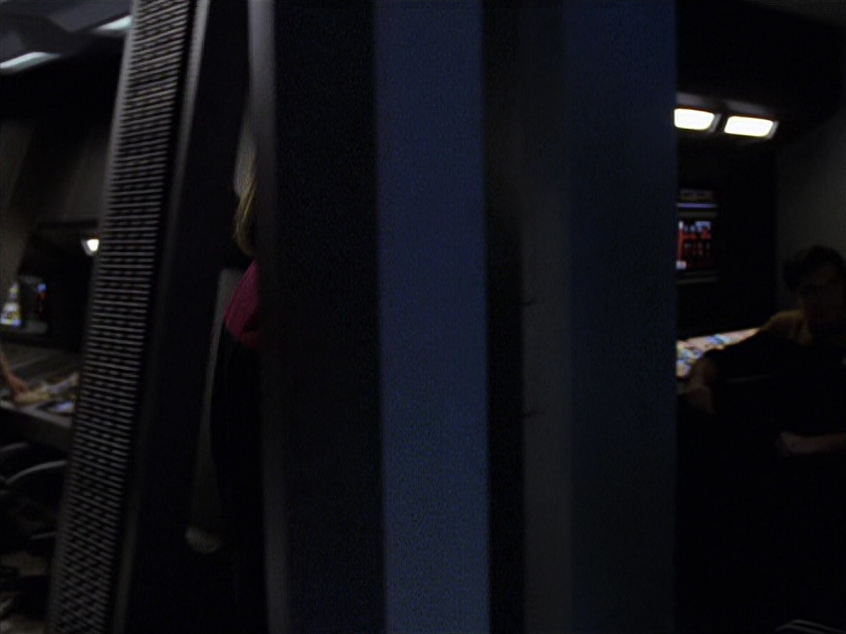 extant_StarTrek_VOY_6x25-TheHauntingOfDeckTwelve_02690.jpg